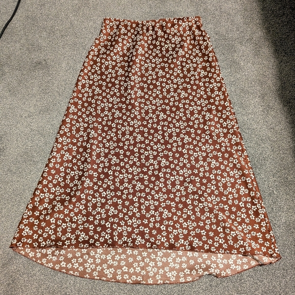 Abercrombie & Fitch Dresses & Skirts - Abercrombie Satin Floral Brown Midi Skirt Size Small